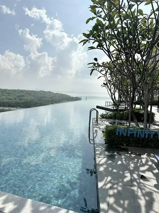 Apartment Urban Emerald Seaview 6Pax 3Queen 3Room 2Bath 2Carpark With Infinity Pool Jelutong Malaysia