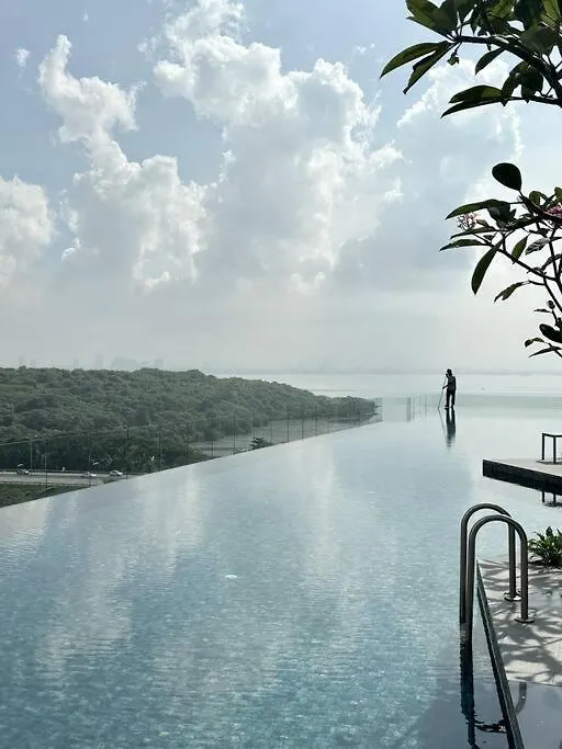 Urban Emerald Seaview 6Pax 3Queen 3Room 2Bath 2Carpark With Infinity Pool Jelutong