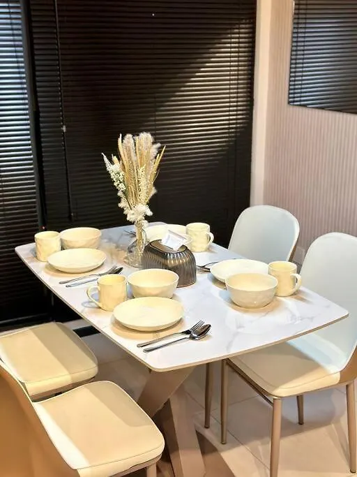Urban Emerald Seaview 6Pax 3Queen 3Room 2Bath 2Carpark With Infinity Pool Jelutong 0*,  Malaysia