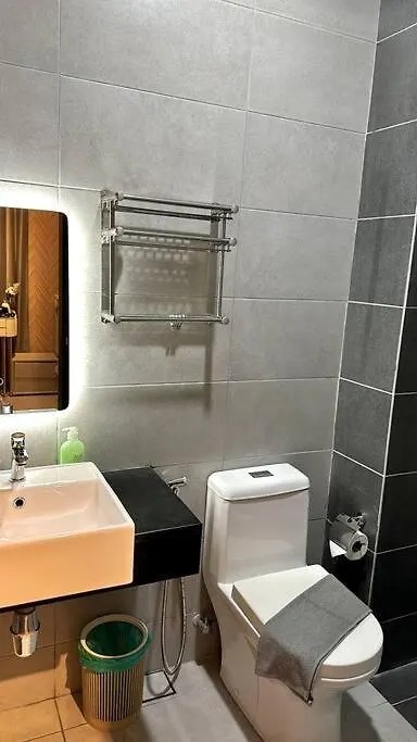 Urban Emerald Seaview 6Pax 3Queen 3Room 2Bath 2Carpark With Infinity Pool Jelutong Lägenhet