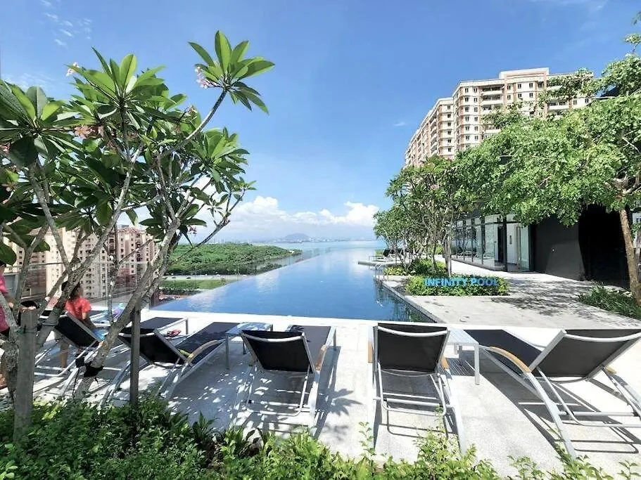 Urban Emerald Seaview 6Pax 3Queen 3Room 2Bath 2Carpark With Infinity Pool Jelutong Malaysia