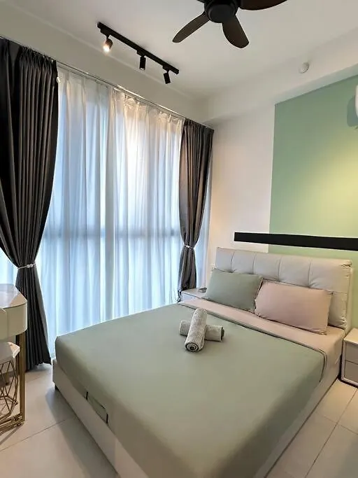 Urban Emerald Seaview 6Pax 3Queen 3Room 2Bath 2Carpark With Infinity Pool Jelutong