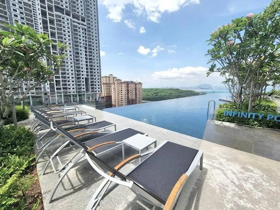 Urban Emerald Seaview 6Pax 3Queen 3Room 2Bath 2Carpark With Infinity Pool Jelutong 0*,  Malaysia