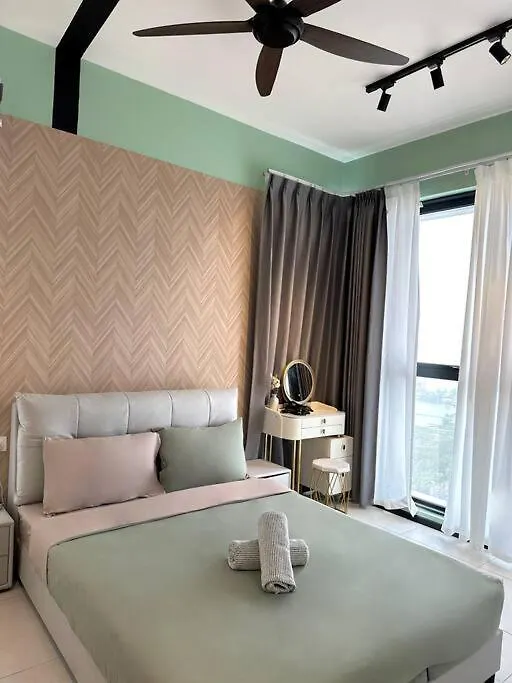 Urban Emerald Seaview 6Pax 3Queen 3Room 2Bath 2Carpark With Infinity Pool Jelutong Lägenhet